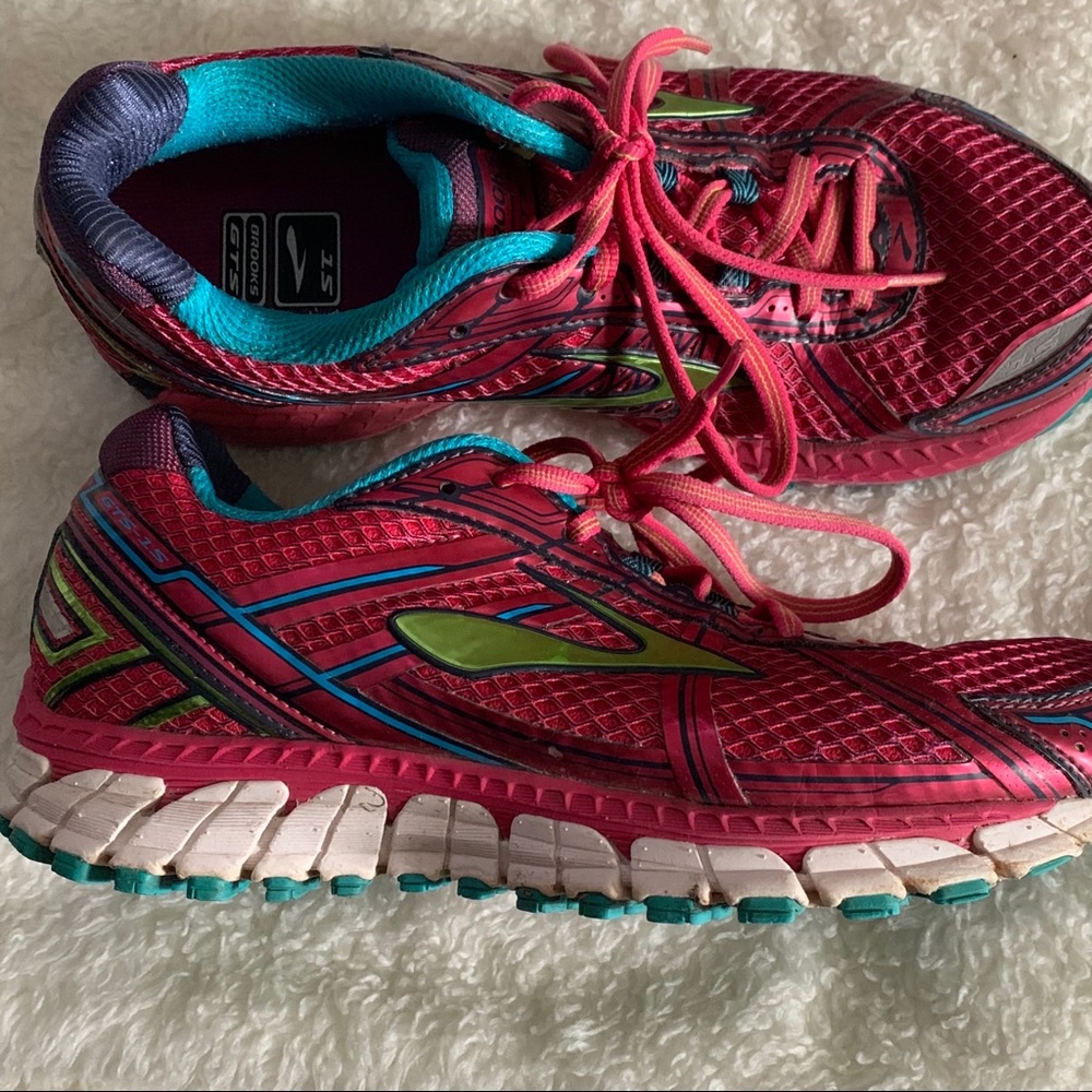 BROOKS RUNNING SHOES